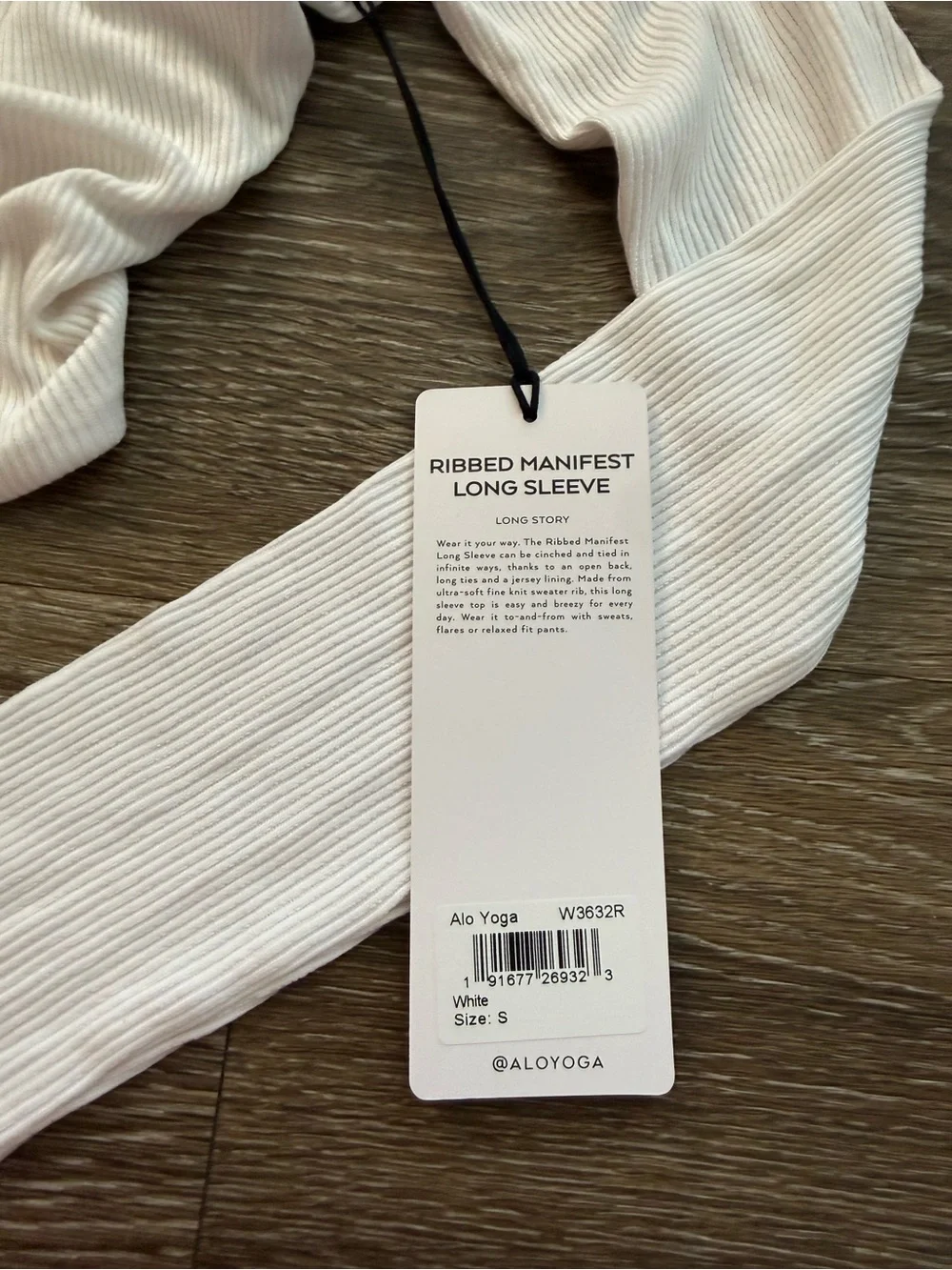 NWT Alo Yoga Ribbed Manifest Long Sleeve White